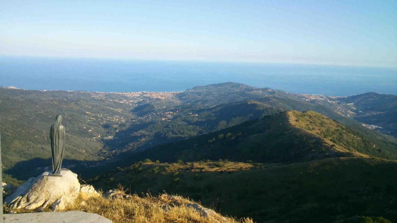 Diano San Pietro Un Posto Al Sole 빌라 외부 사진
